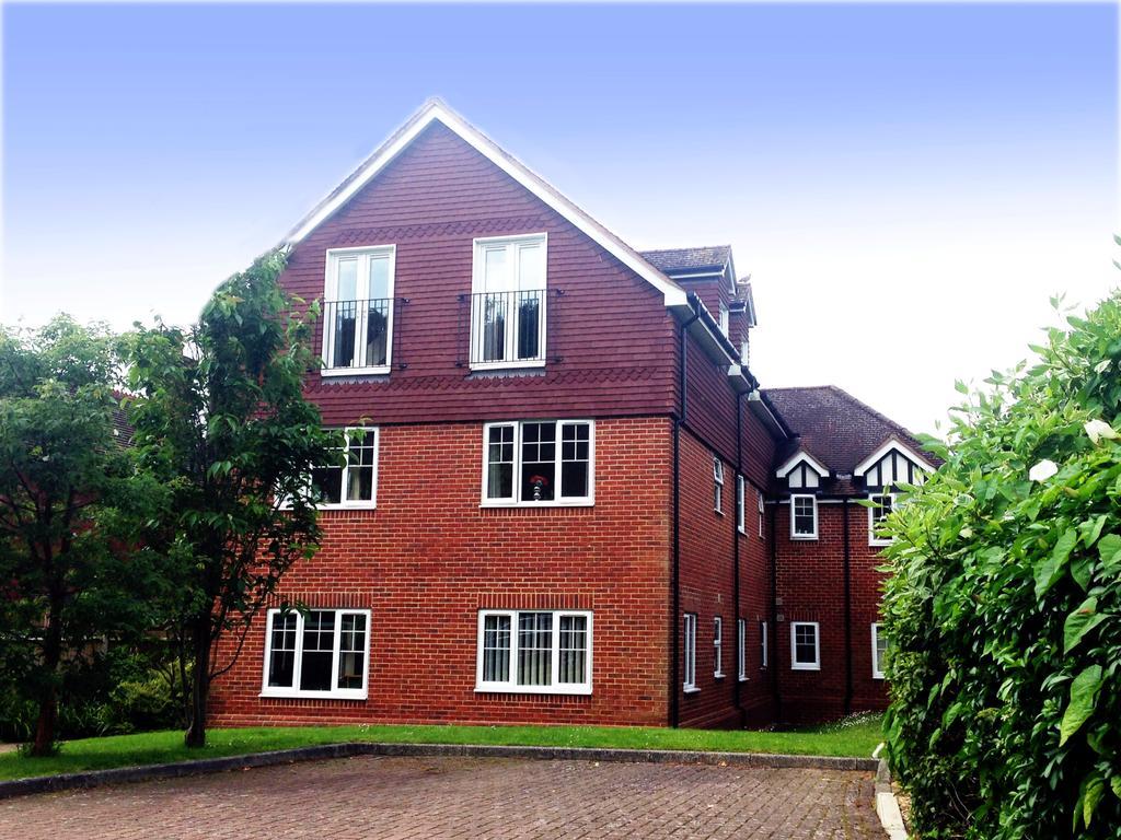St Raphael House, City Centre Charming Apartments Basingstoke Exteriér fotografie
