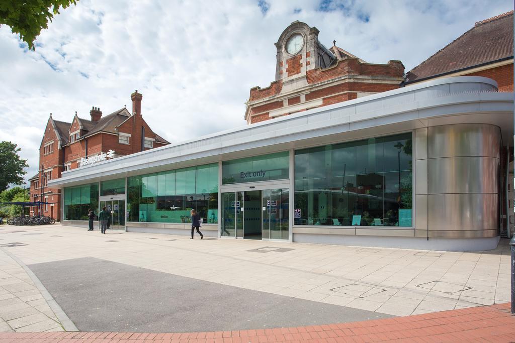 St Raphael House, City Centre Charming Apartments Basingstoke Exteriér fotografie